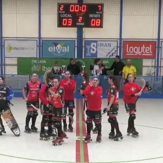 El equipo del TELECABLE HC saluda a la grada al finalizar el encuentro