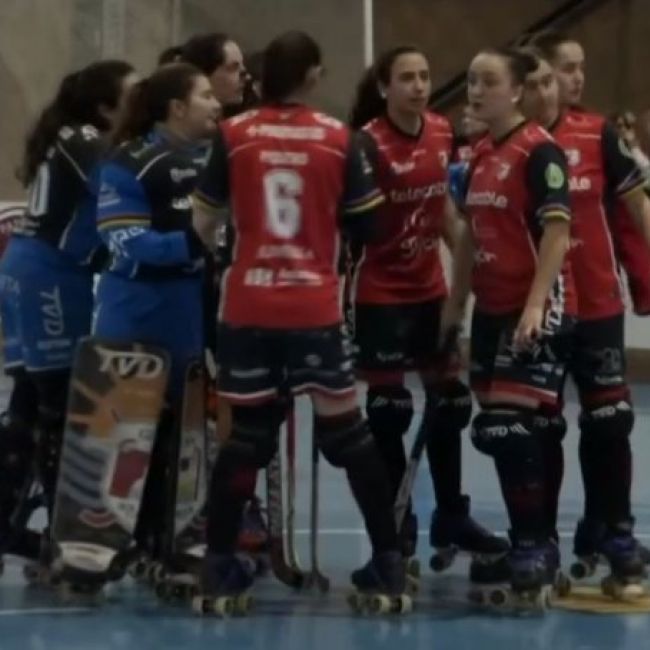 El TELECABLE saluda al final del encuentro.